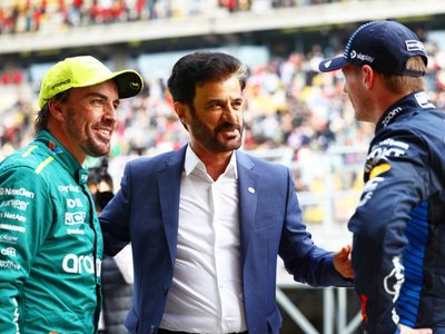 Le marcó la pista: la fuerte advertencia de Fernando Alonso a Verstappen por la sanción de la FIA