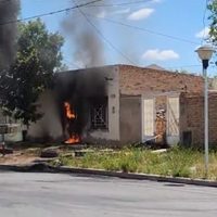 Cutral Co: incendiaron la vivienda del “vecino problemático” de calle Nolasco