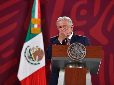AMLO consideró renunciar como candidato presidencial porque lo tacharon de "ambicioso vulgar"
