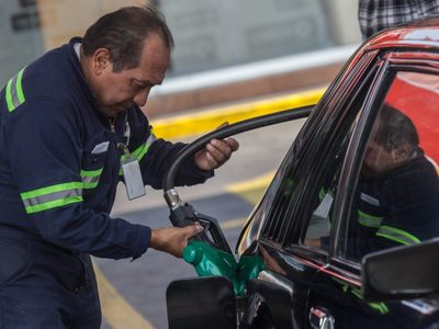 Hacienda reactiva subsidios para gasolinas Magna y Premium, y aumenta el de diésel a 61.80%