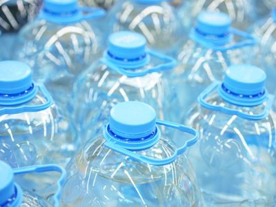 No tires los bidones de agua, pueden ser un verdadero tesoro para tu huerta o jardín