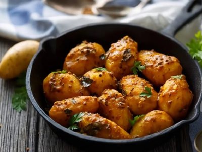 La receta de papas al ajillo que te salva cualquier comida: ajo, perejil y magia en 15 minutos