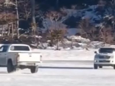 Sancionarán a conductores que derraparon con sus camionetas sobre la superficie congelada de la laguna Corazón