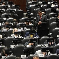 Aspirantes a consejerías del INE realizan su examen en el pleno de San Lázaro