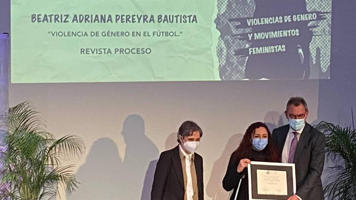 Beatriz Pereyra, acompañada por Carmen Aristegui y el embajador de Alemania en México, Peter Tempel