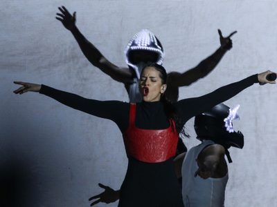 Rosalía conmueve al interpretar “La Llorona” en el Zócalo (Video)