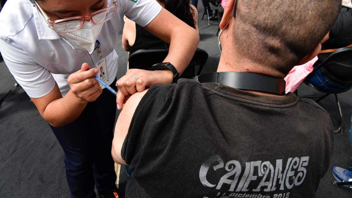 Vacunación para personas mayores de 40 años en la CDMX