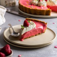 Postre helado de frutillas y limón: totalmente delicioso y una opción perfecta para sorprender en la cena de Fin de Año