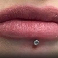 Joven muere por una infección que contrajo tras ponerse un piercing en la boca