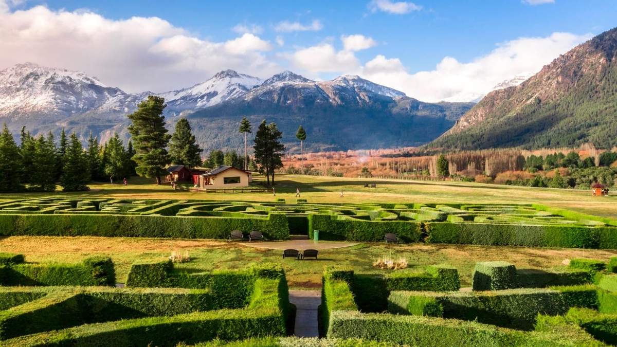 Vuelve a abrir el famoso laberinto de El Hoyo. Fuente: (Instagram)