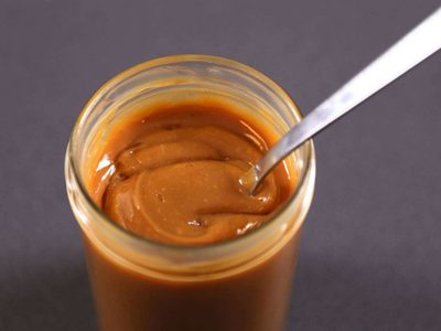 No gastes de más en el supermercado: así podés convertir el dulce de leche común en repostero