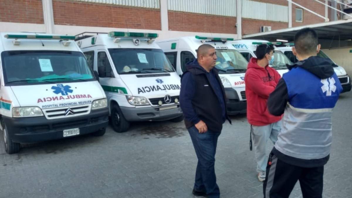 Ambulancias del Hospital Castro Rendón. Fuente: (Twitter)