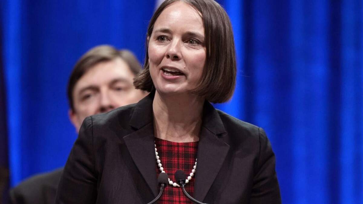 La secretaria de Estado de Maine, Shenna Bellows