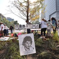 La glorieta ya tiene ahuehuete… pero víctimas de desaparecidos piden renombrarla