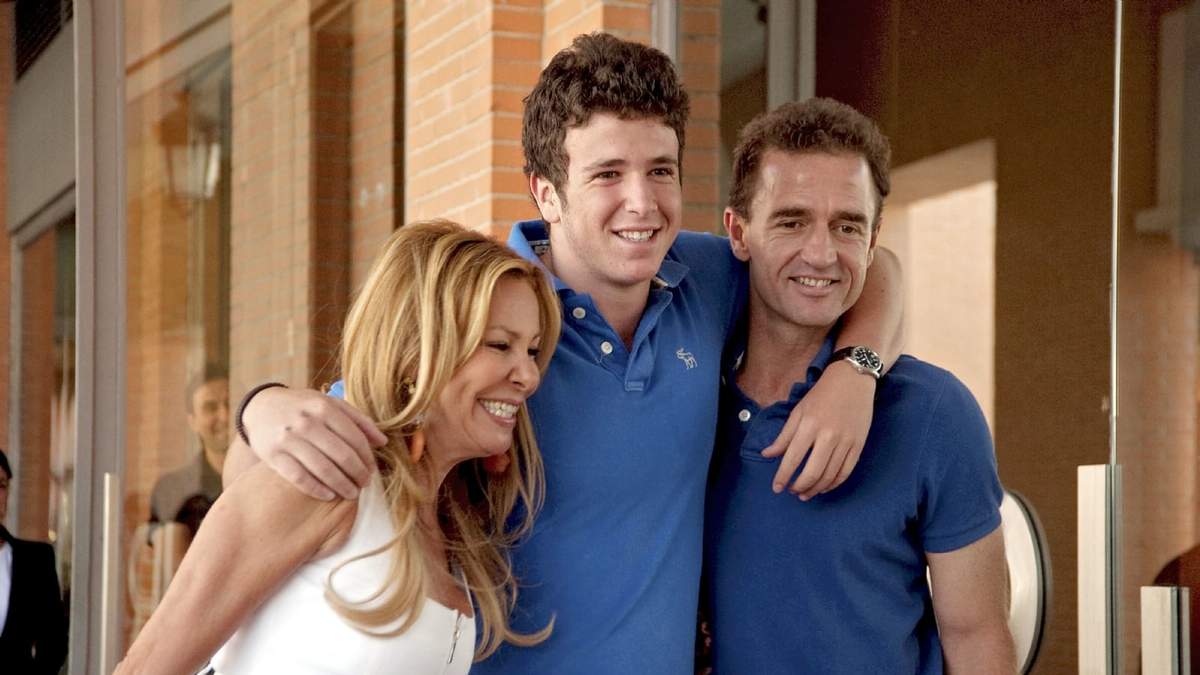 Alessandro y Álex Lequio con Ana Obregón. Fuente: (Instagram)