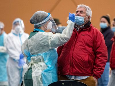 España deja atrás la quinta ola de la pandemia y marca la incidencia más baja en un año