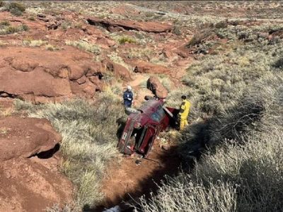 Un automóvil cayó en un cañadón en la Ruta 237 por evitar un choque frontal