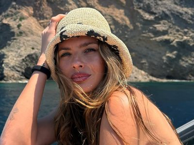 Desde Turquía, la China Suárez marca tendencia con el look playero que nunca pasa de moda y va con cualquier estilo