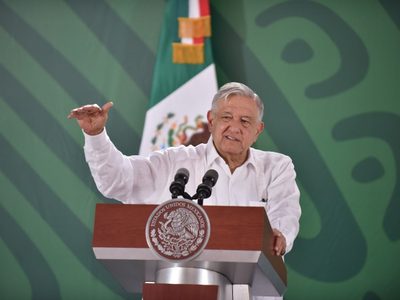 AMLO se burla de marcha en favor del INE: "Hubo muchísimo robo de carteras"