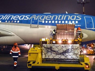 Sputnik V: hoy parte el tercer vuelo de Aerolíneas Argentinas a Rusia
