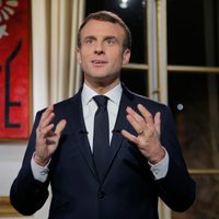 Macron convoca a debate nacional para dar fin a crisis de los ‘chalecos amarillos’