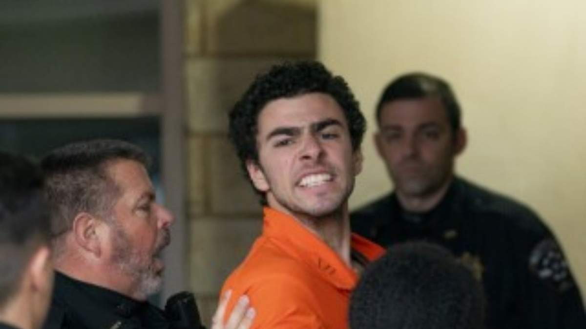 El sospechoso Luigi Mangione es llevado al tribunal del condado de Blair el martes 10 de diciembre de 2024, en Hollidaysburg, Pensilvania