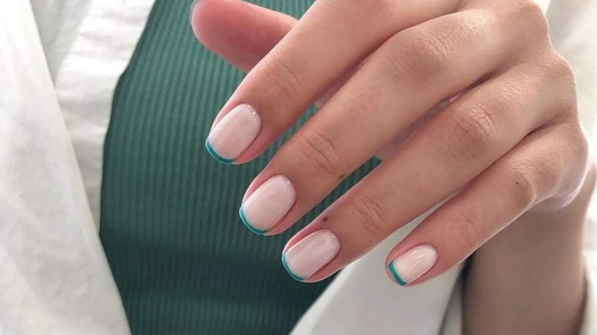 Manicura francesa de colores. Fuente: (Instagram)