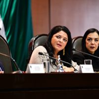 Cobijada por Morena, Alejandra Frausto comparece ante la Comisión de Cultura