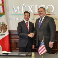 Frenar la migración ilegal, el tema central entre Peña y Pompeo en Los Pinos