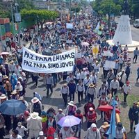 Miles de católicos marchan contra “el sistema de muerte” impuesto por los cárteles en Chiapas