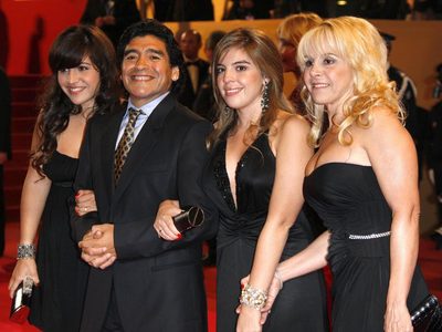 Para emocionarse: el desgarrador encuentro entre Alberto Fernández, Gianinna y Dalma Maradona