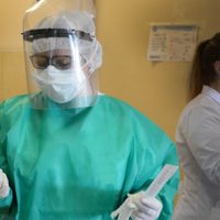 El coronavirus infecta a más personas en Neuquén: cuántos fueron los últimos contagiados