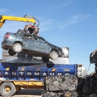 Compactarán 600 vehículos que fueron secuestrados o habían sido abandonados en la calle