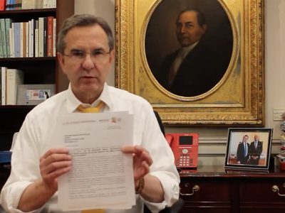Así respondió el embajador Moctezuma a las palabras "vulgares y racistas" del senador Kennedy