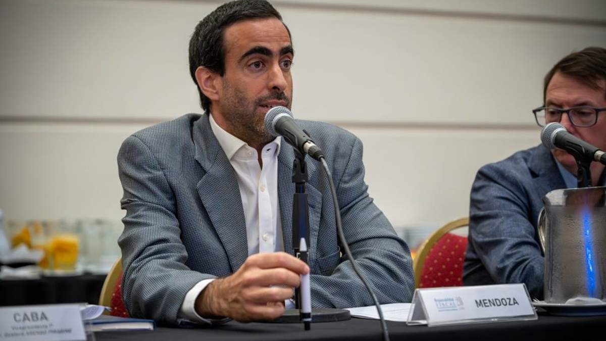 Ministro de Hacienda y Finanzas, Víctor Fayad.