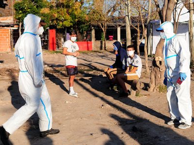 Recuperación en Villa Azul: el barrio pasará del aislamiento comunitario al focalizado