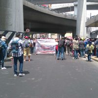 Con cierre en lateral de Periférico, la CNTE lleva a la CNDH queja por maestros heridos