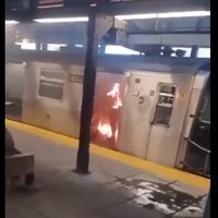 Hombre que prendió fuego a una mujer en metro de Nueva York enfrenta cargos de asesinato