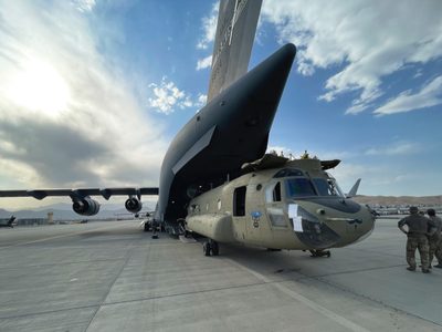 EU anuncia la salida de su último avión militar desde Kabul