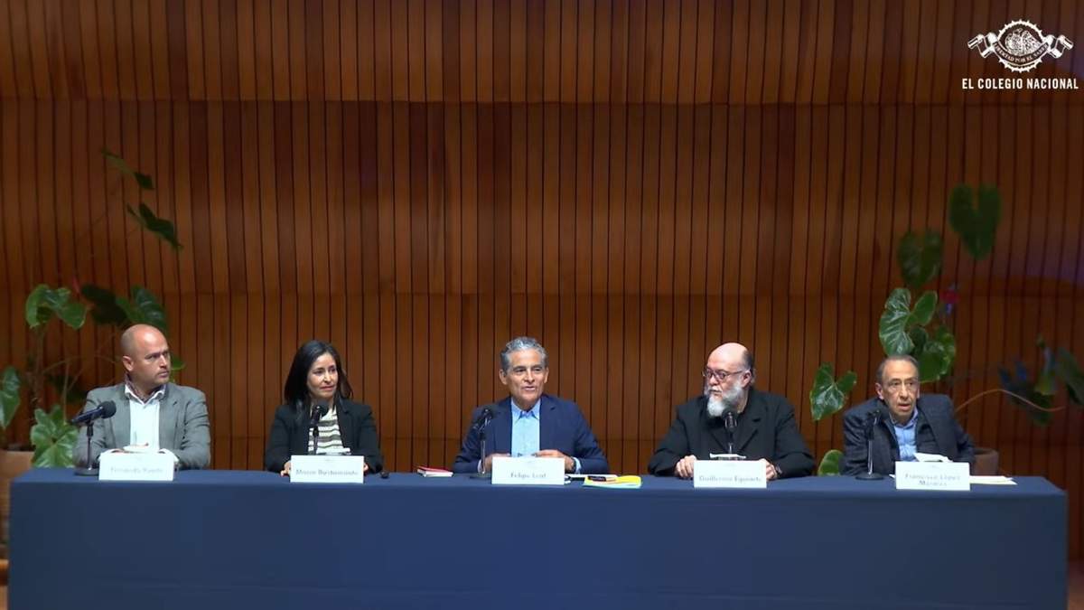 Fernando Ituarte, María Bustamante, Felipe Leal, Guillermo Eguiarte y Francisco López Morales en el evento por el aniversario de la Casa Barragán