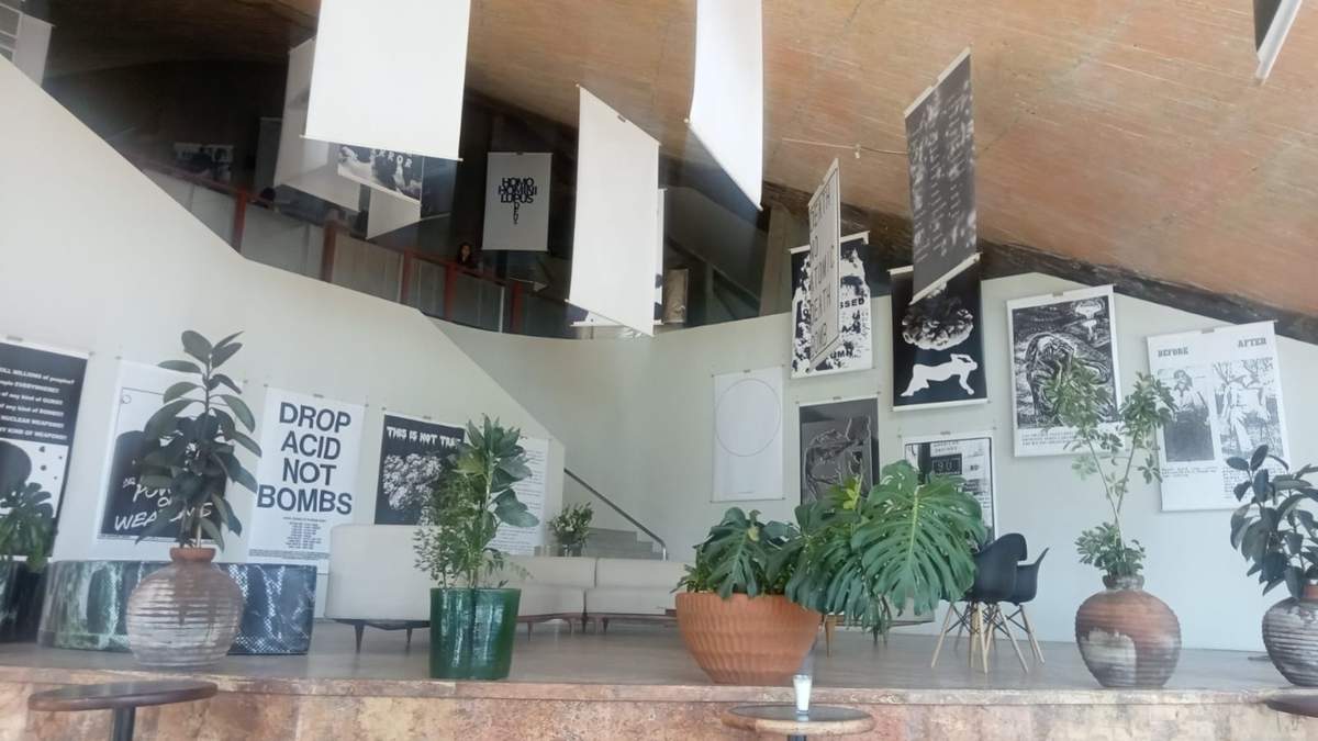 "Artists against the bomb",vista general