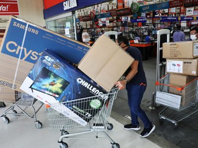 El Gobierno inició las negociaciones con empresarios para congelar precios en rubros no alimentarios