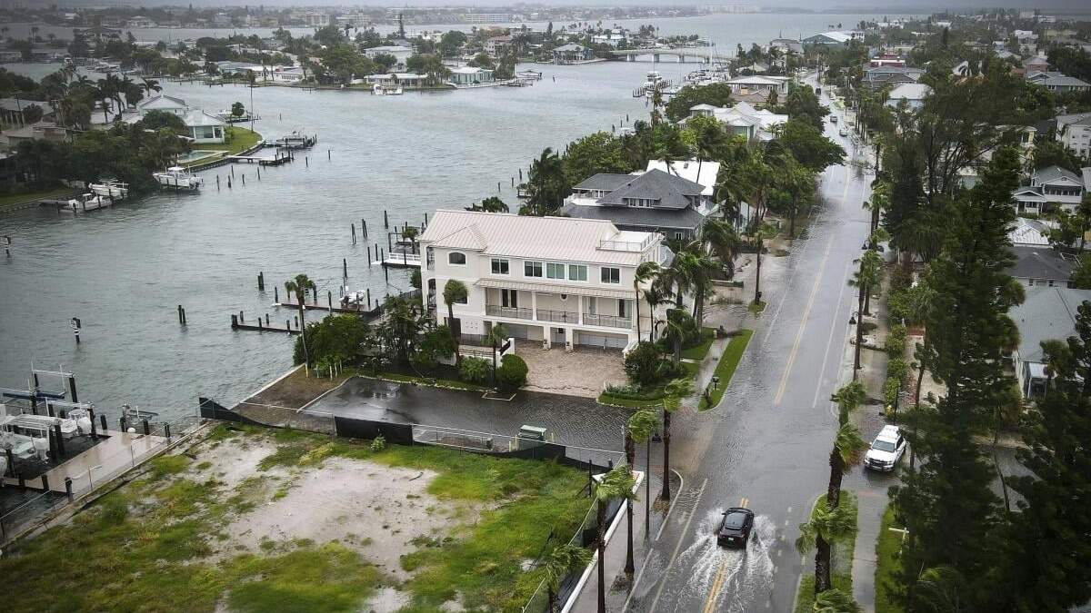 El huracán “Debby” toca tierra en Florida y amenaza con inundaciones catastróficas