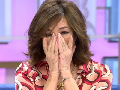 Desde sus vacaciones, Ana Rosa Quintana se entera de una renuncia inesperada en su programa
