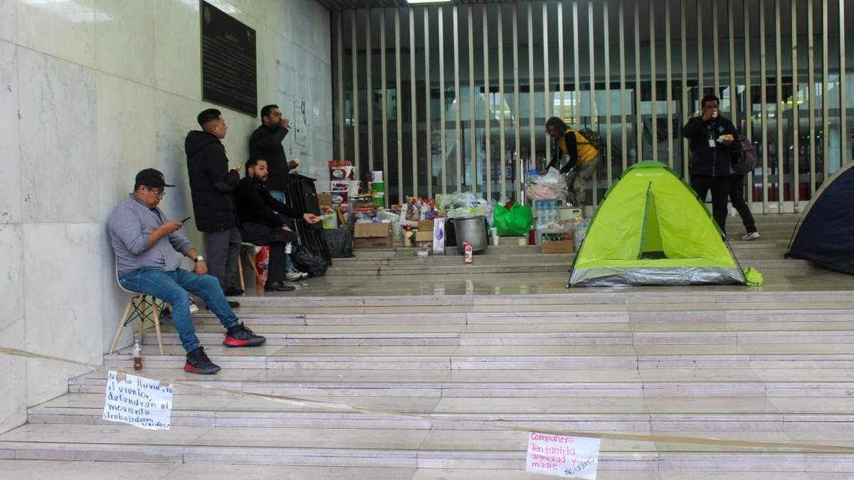 El plantón afuera de los edificios del Poder Judicial en CDMX