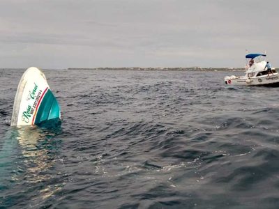 Mueren dos adultos y un menor de 5 años en naufragio en Isla Mujeres