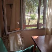 Ingresaron a dos viviendas en Villa La Angostura y se llevaron hasta la carne del freezer