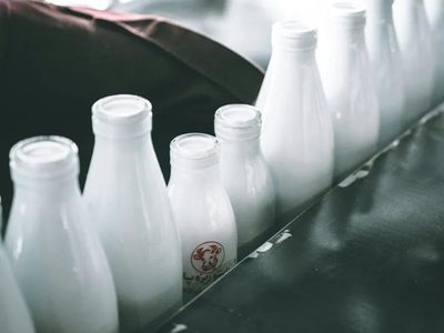 La producción de leche creció 9,7% en 2025 y alcanzó el mayor volumen en 10 años