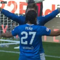 'Gullit” Peña se estrena con el Rangers (Video)