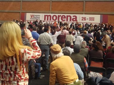 Por rifa, el INE define a tres encuestadoras para elegir a dirigencia de Morena; van 39 anotados